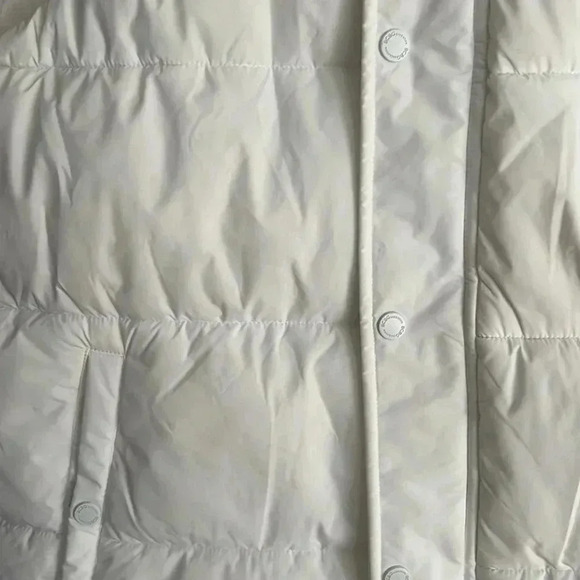 NWT White Puffer Vest BCBG - Picture 6 of 9